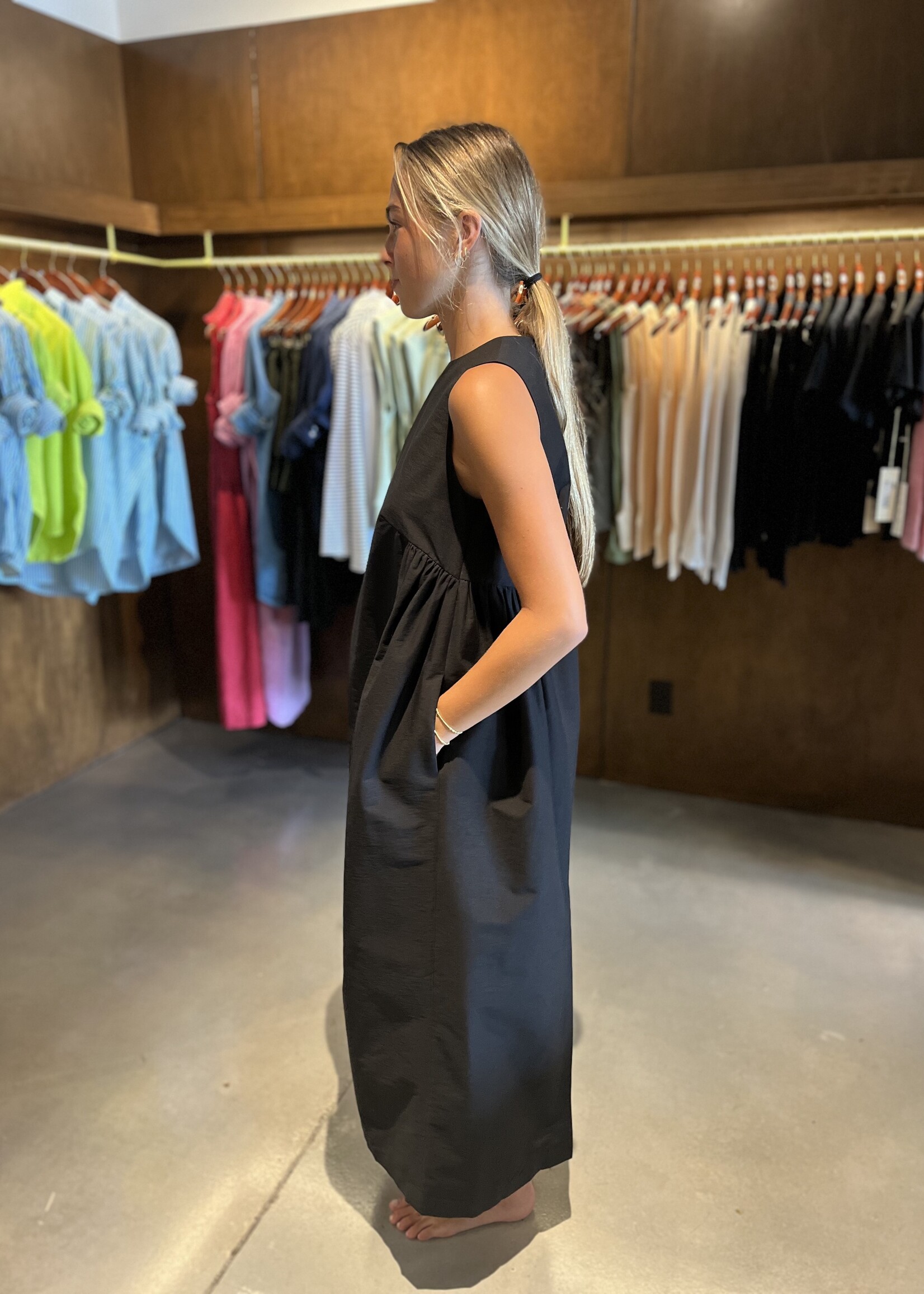 TheLoom Jar Dress- Black