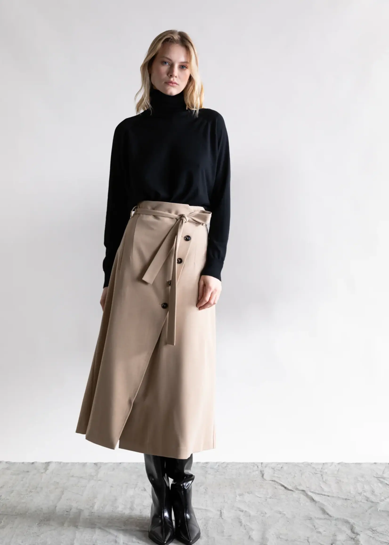 Psophia High-Waisted Wrap Skirt w Side Button Detail