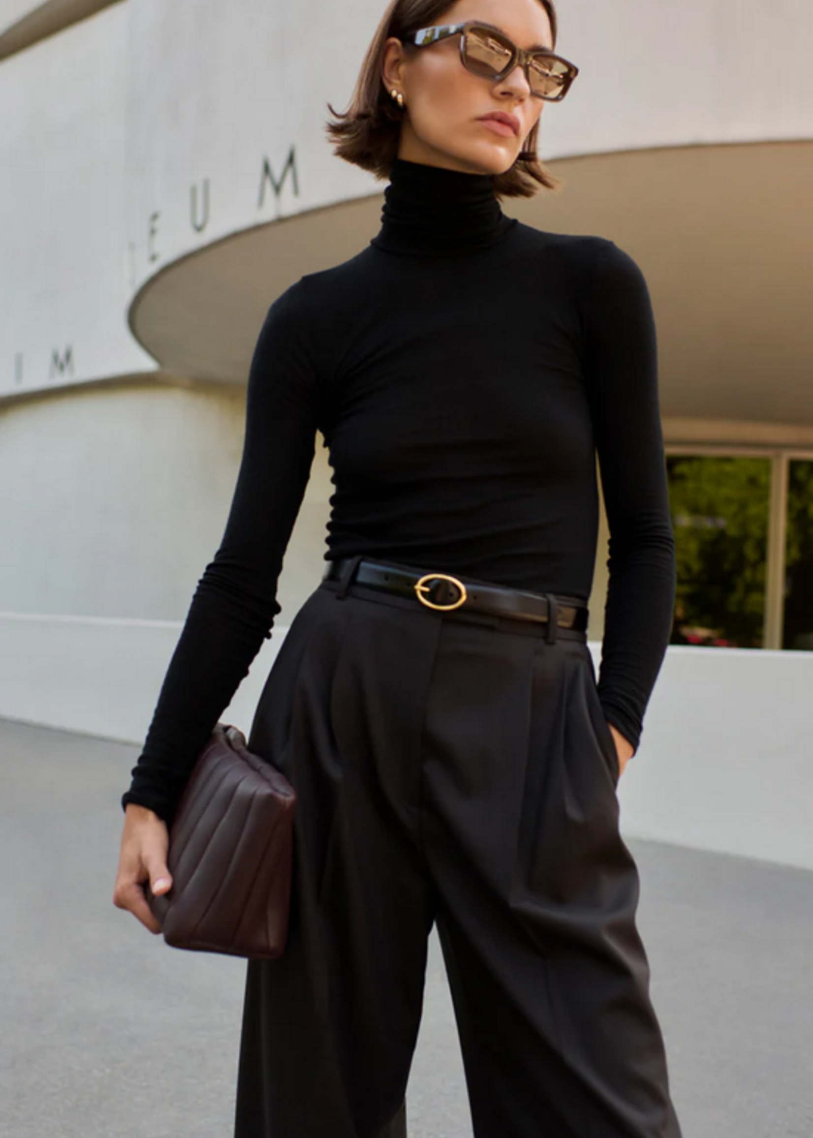 soldout.nyc The Cashmere Turtleneck- Black