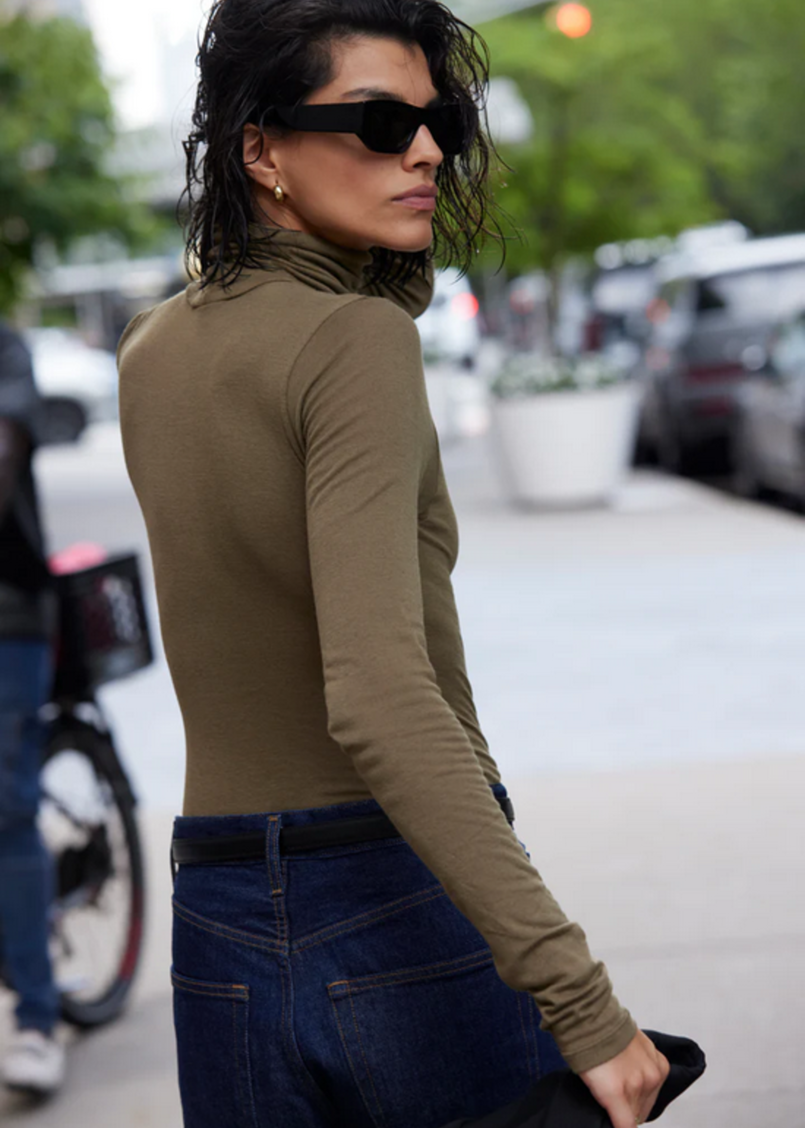 soldout.nyc The Cashmere Turtleneck- Olive