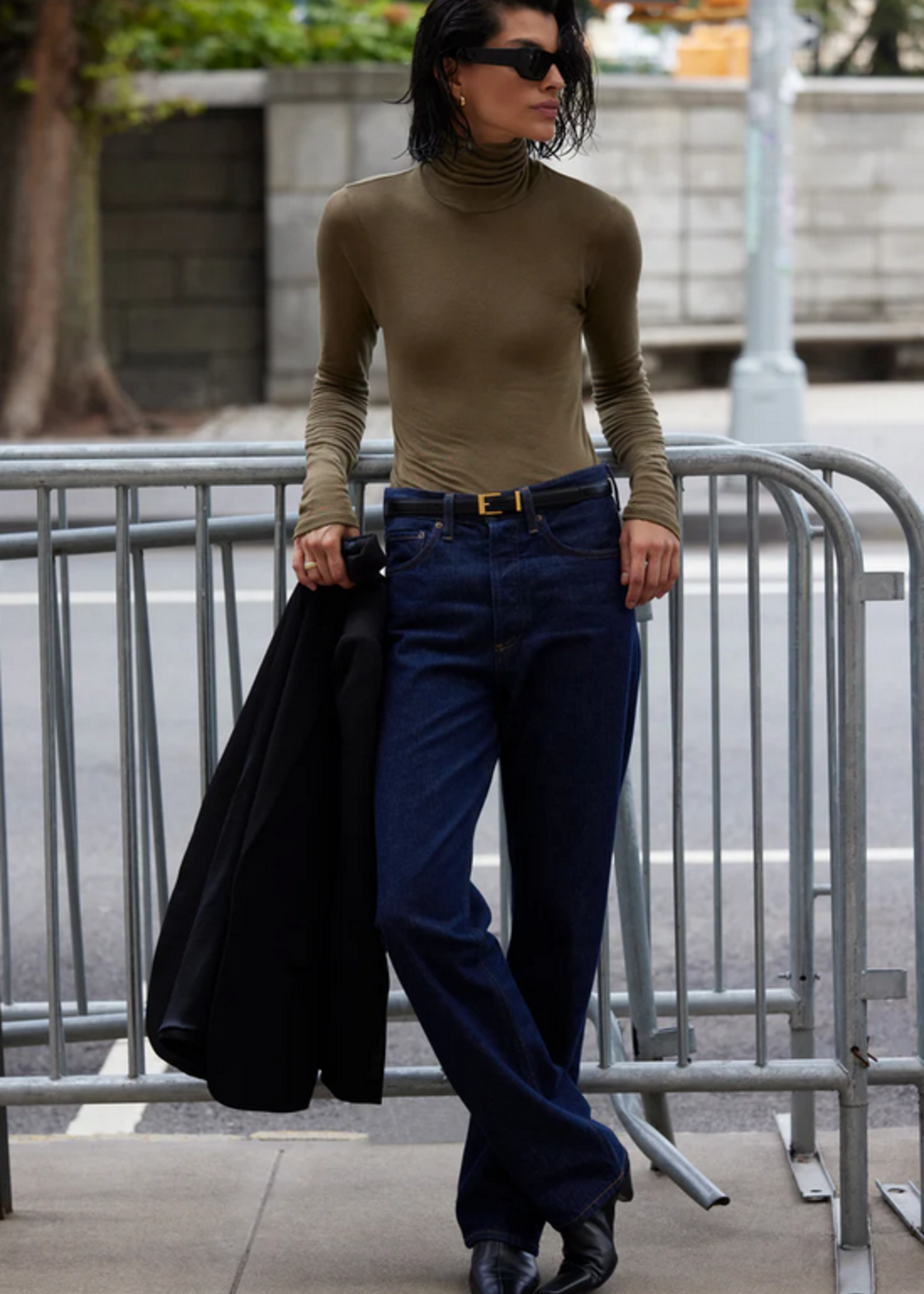 soldout.nyc The Cashmere Turtleneck- Olive