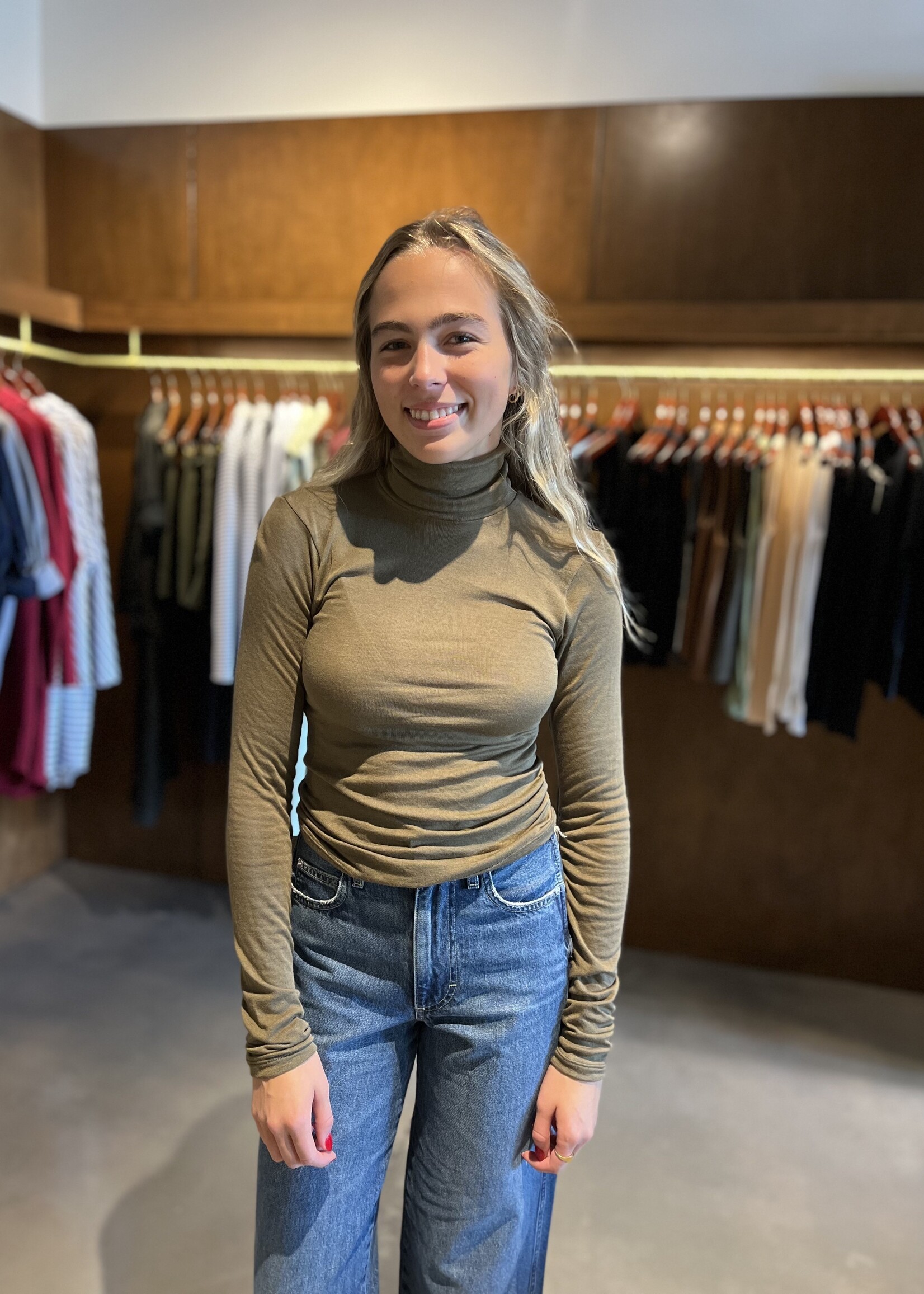 soldout.nyc The Cashmere Turtleneck- Olive