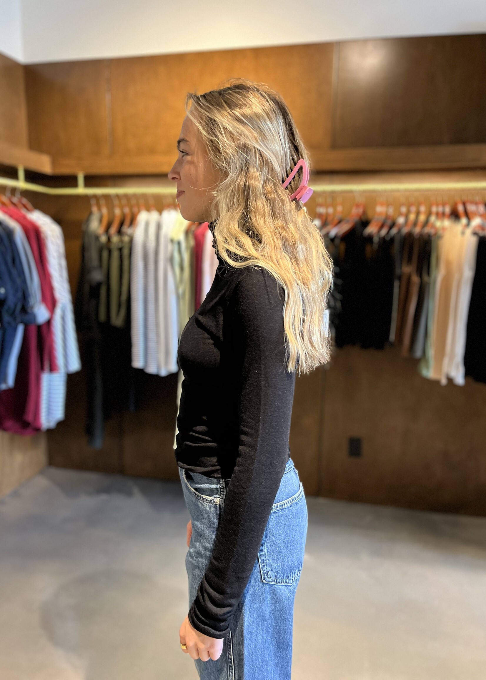 soldout.nyc The Cashmere Turtleneck- Black