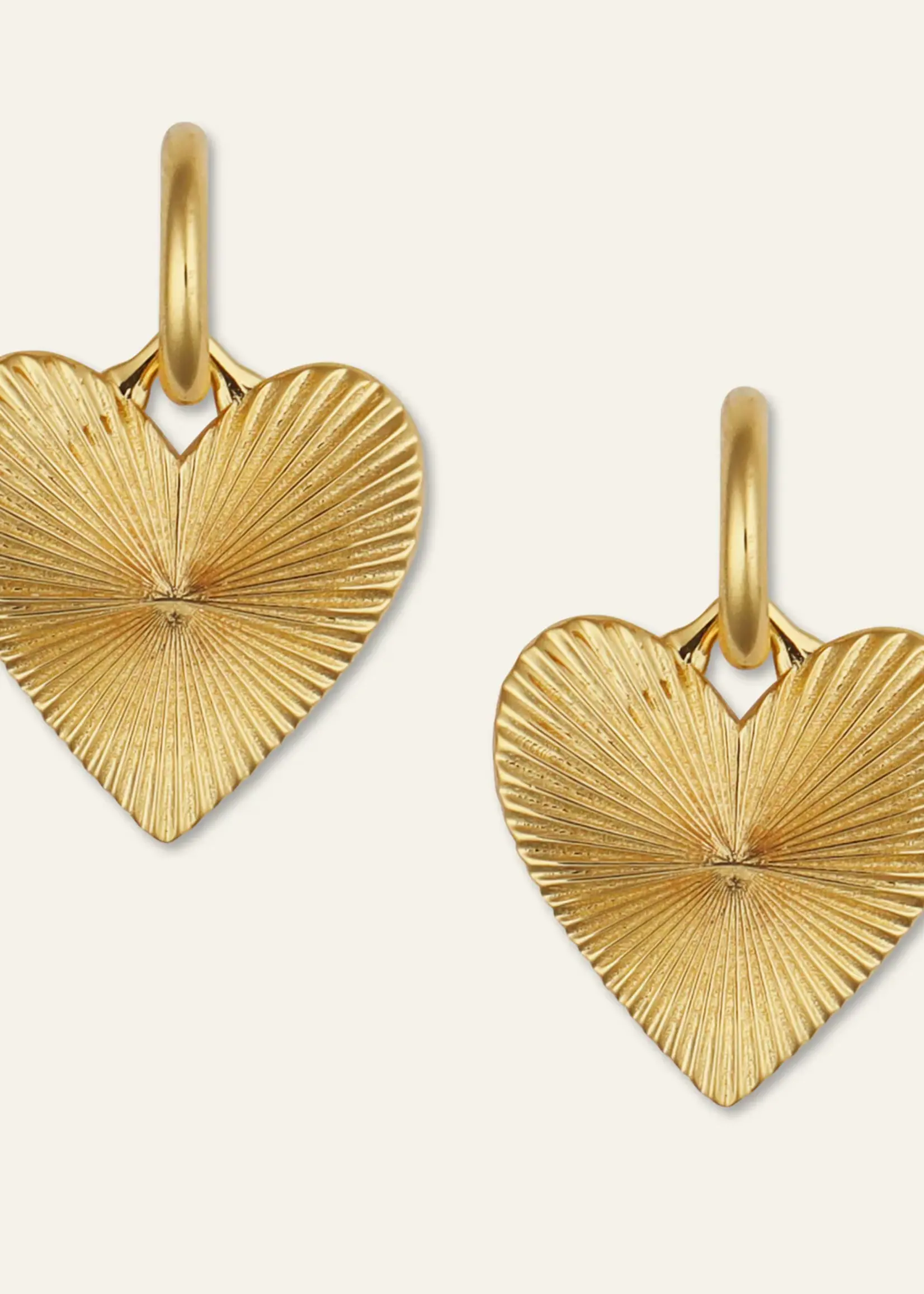 HART Jewelry Ribbed Heart of Gold Huggies