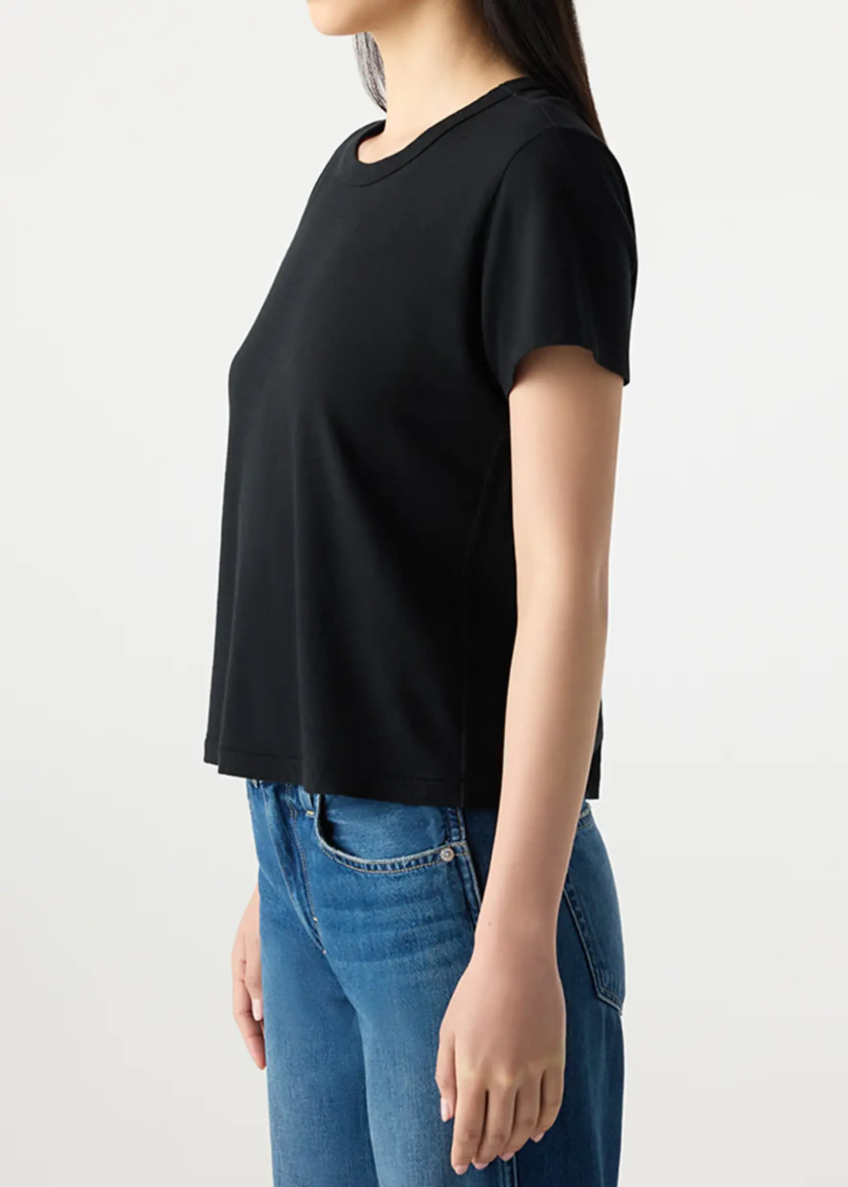 A M O Lovey Tee- Black