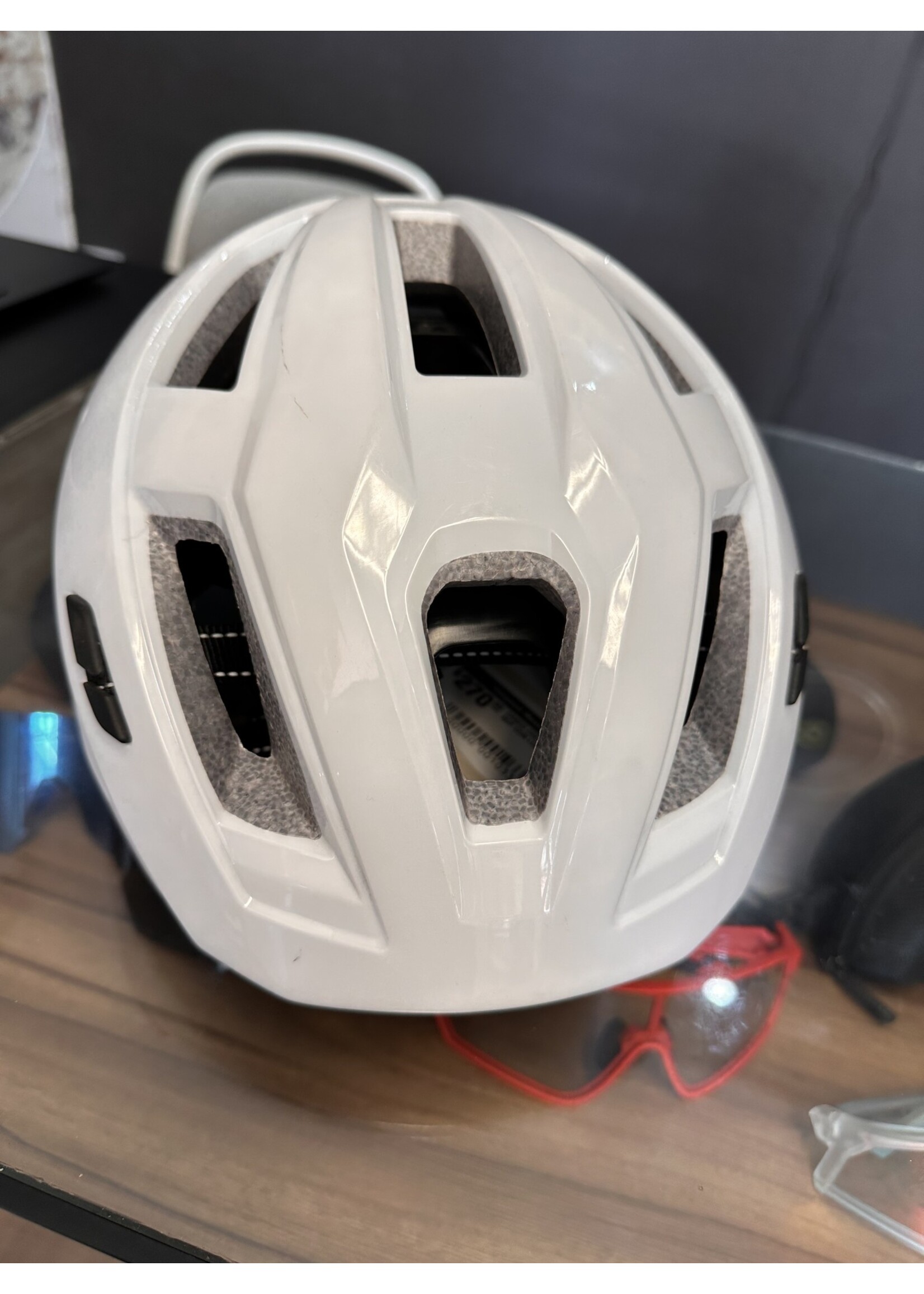 Casco Blanco MIP con luz trasera