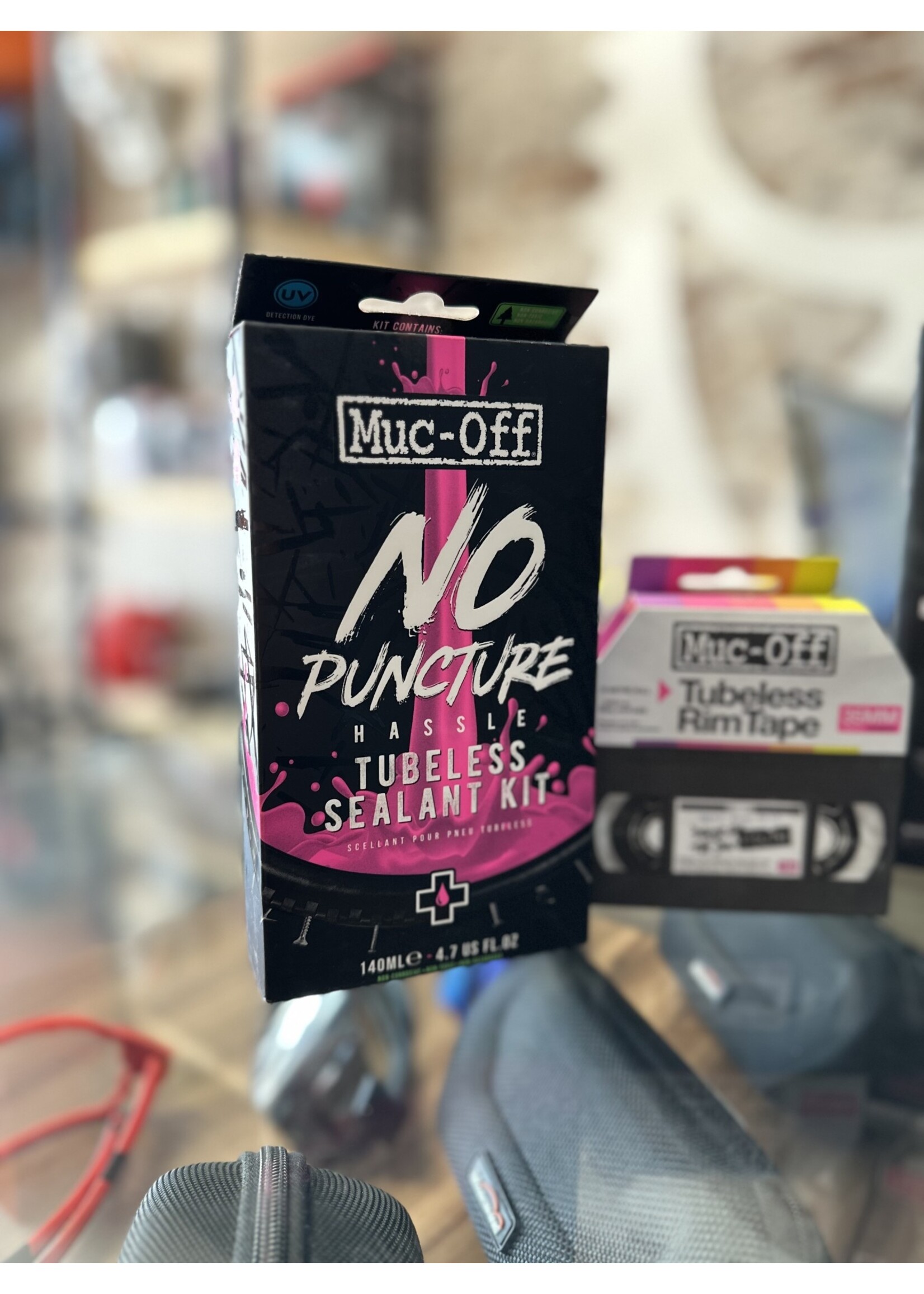 Muc-Off Kit Sellador Tubless con luz UV-140ml