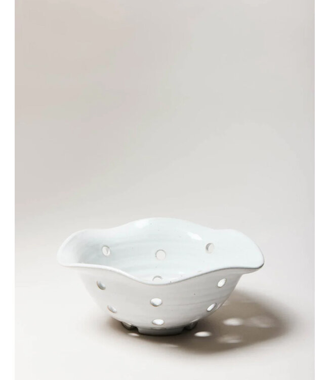 Farmhouse Pottery Windrow Berry Bowl