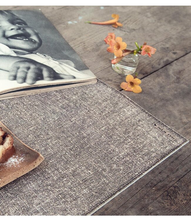 Beija Flor Linen Vinyl Placemat - Linen Natural