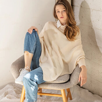 CLOTHING & ACCESSORIES