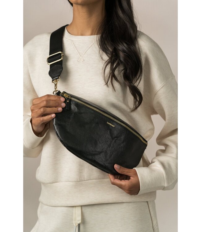 Uashmama Sling Body Bag