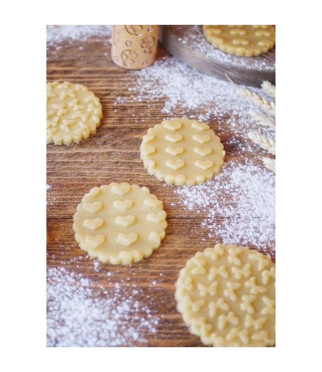 HIC Harold Import Company Mrs. Anderson's Baking Heart Design Rolling Pin, 8in