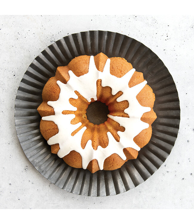 Sparkling Silver Original Bundt® Pan