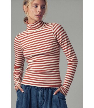Contrast Seam Turtleneck Knit Top