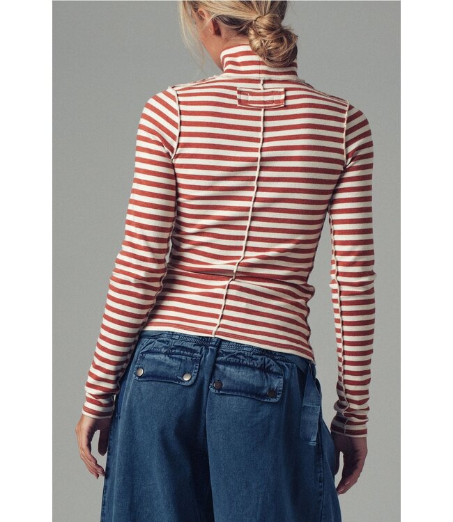 Contrast Seam Turtleneck Knit Top