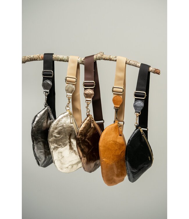 Uashmama Sling Body Bag