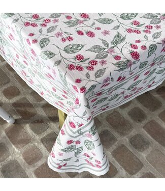 Mahogany Raspberry Tablecloth