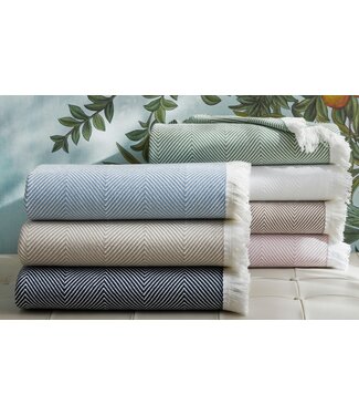 Matouk Leo Throw