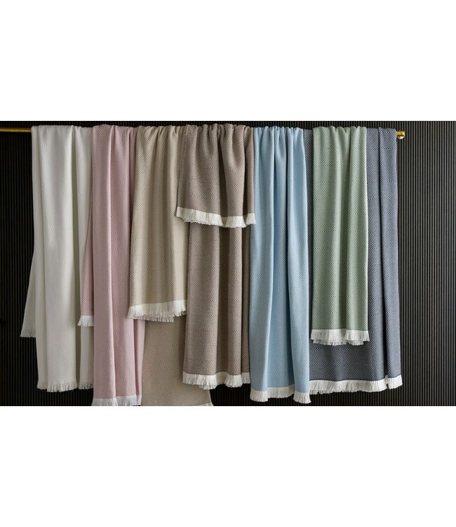 Matouk Leo Throw