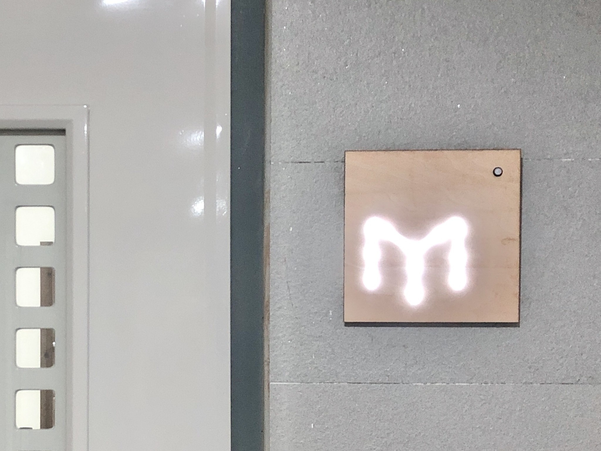 How to make an illuminated wall sign with a vacuum former