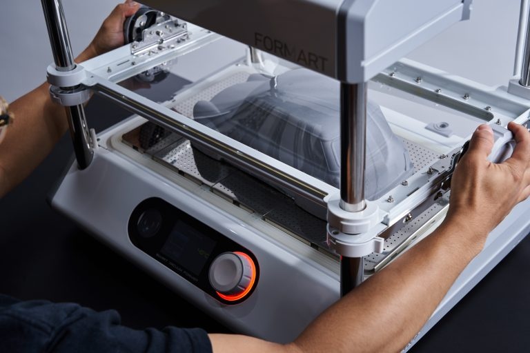How does vacuum forming work?