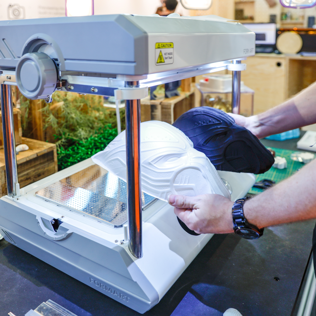 Injection molding vs thermoforming: which manufacturing process is right for you?