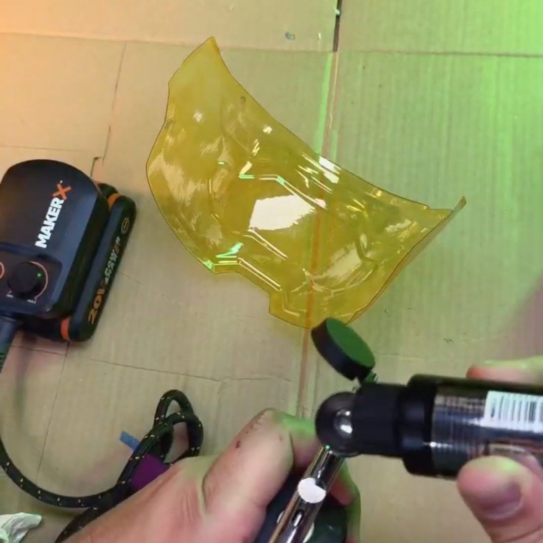 Dyeing the visor to get the correct look