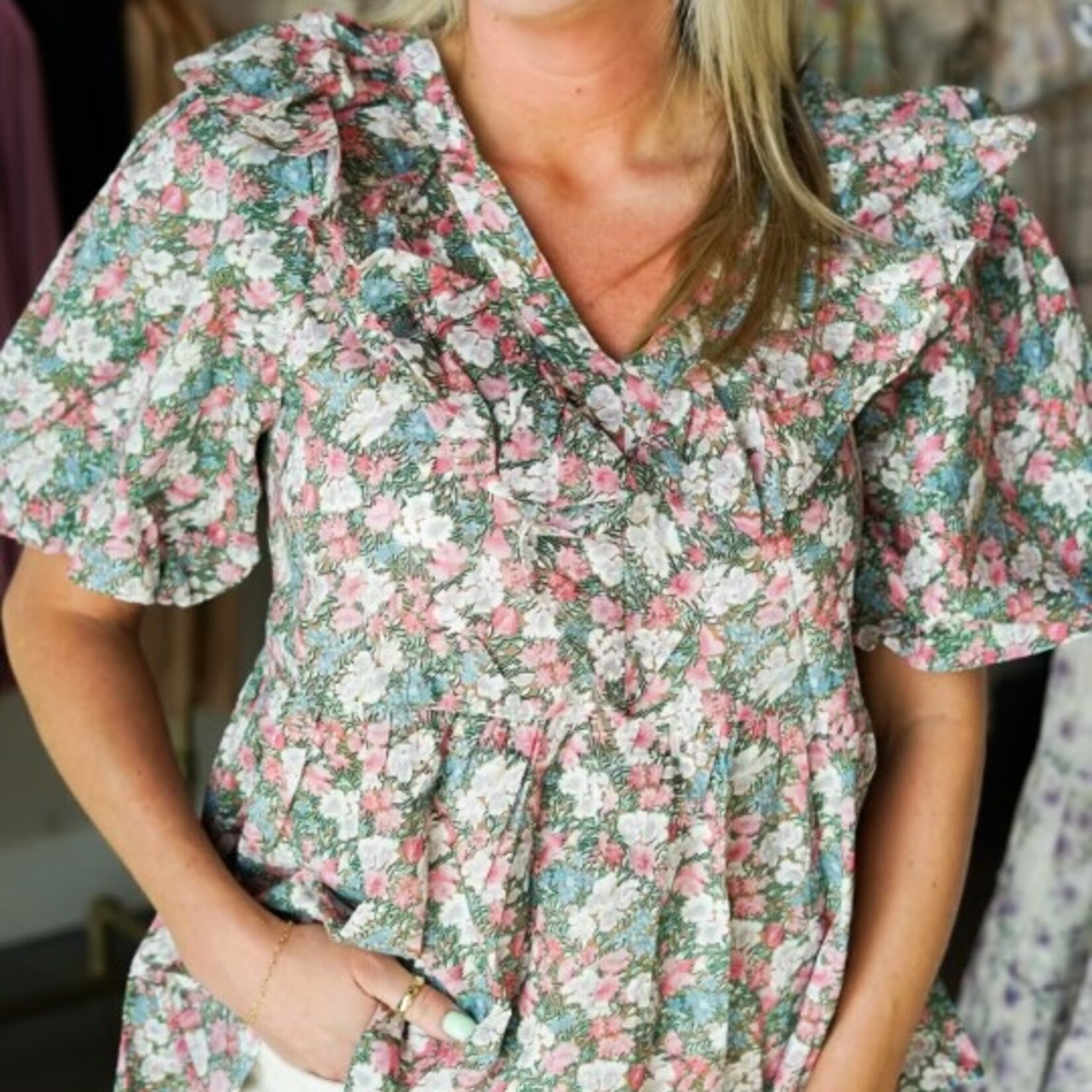 entro Floral  Puff Sleeve Ruffle Shirt