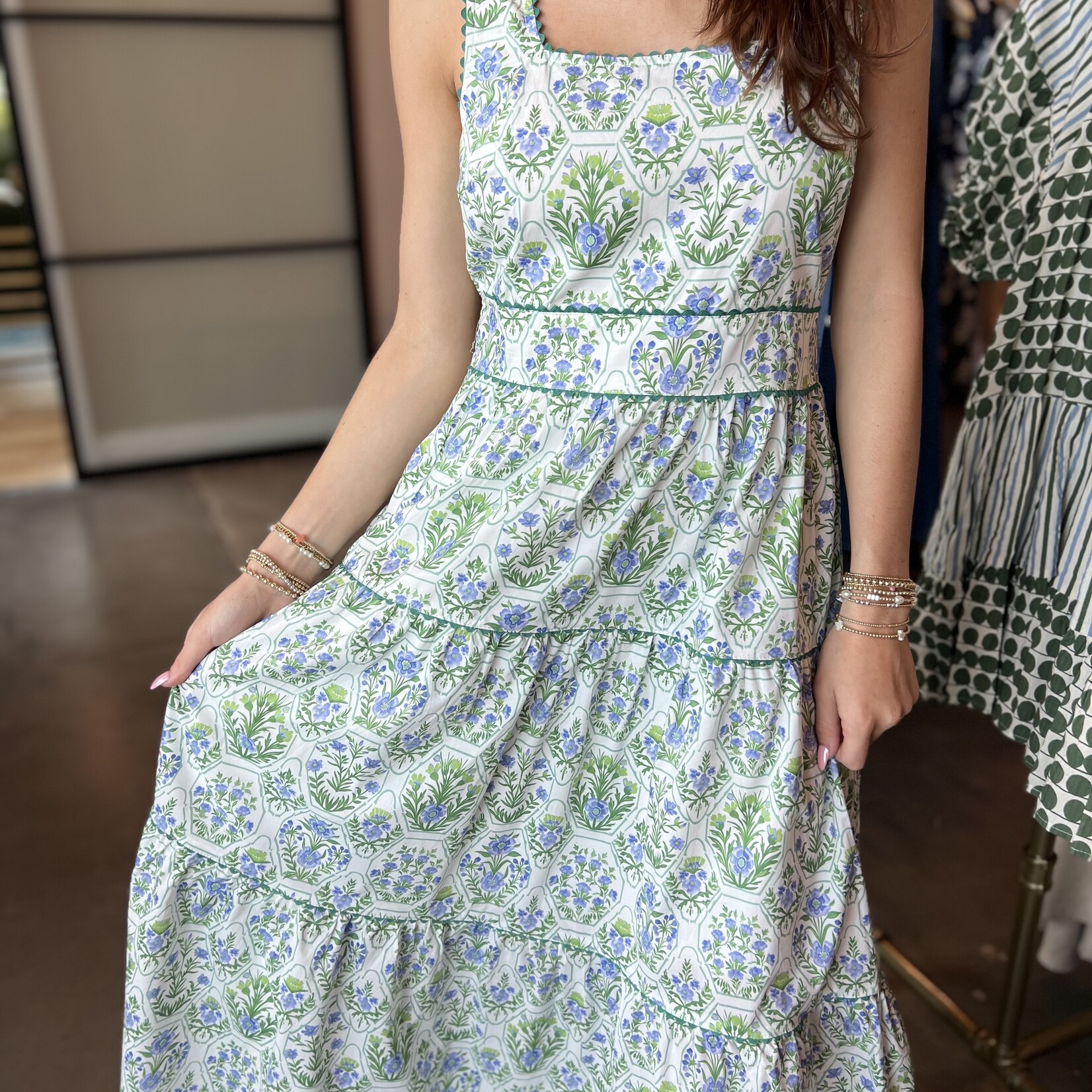 entro Scallop Trim Floral Maxi Dress