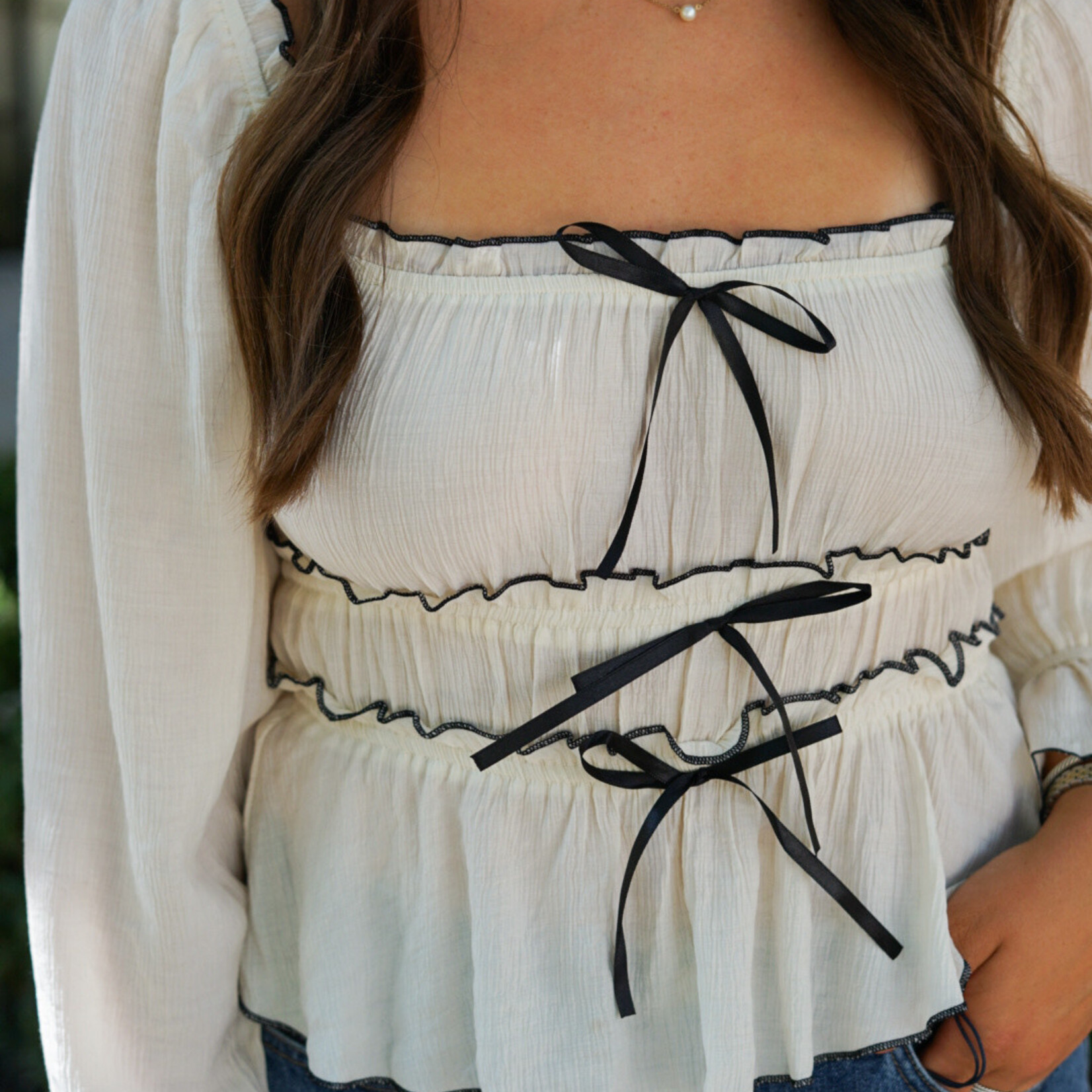 Contrast Bow Ruffled Long Sleeve Blouse