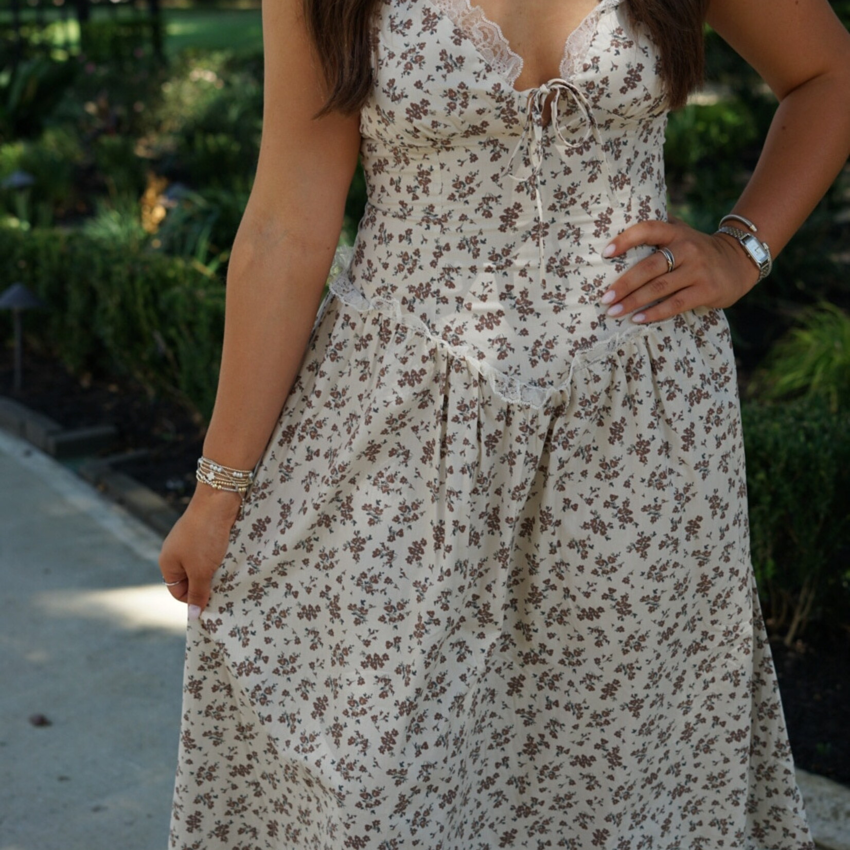Le Lis Lace Trim Floral Midi Dress
