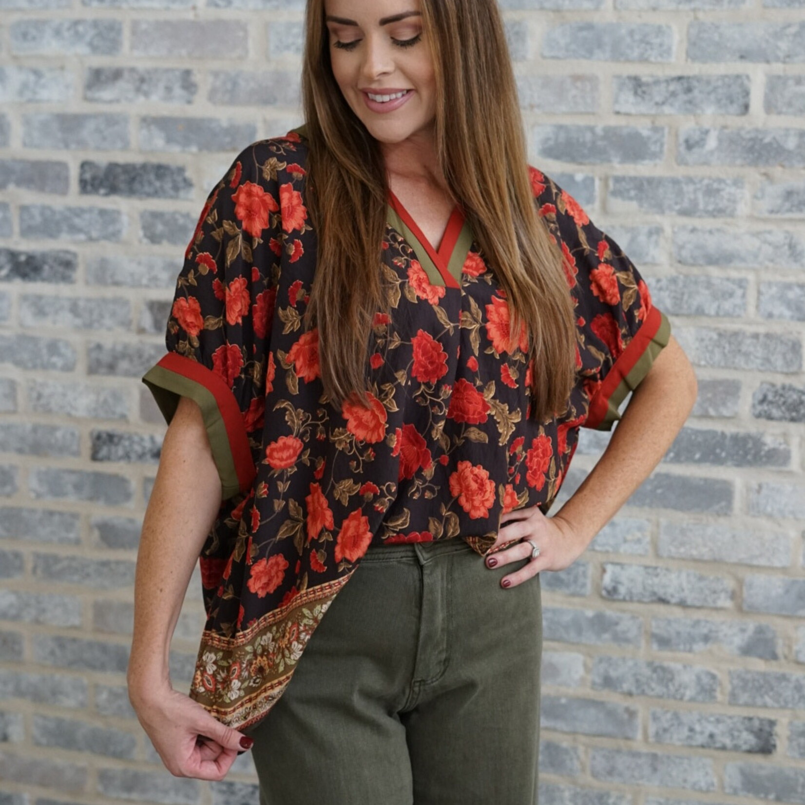 entro Contrast Hem Flower Print Top