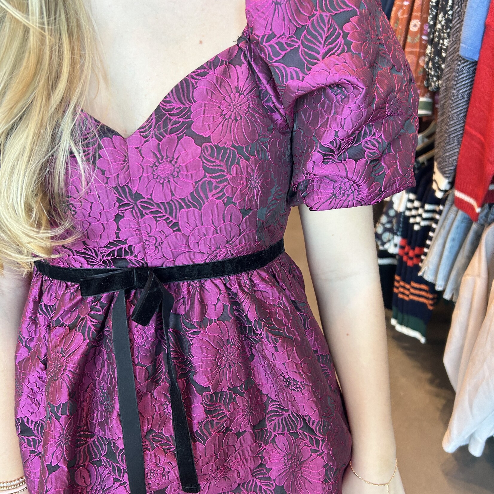 entro Textured Puff Sleeve Dress