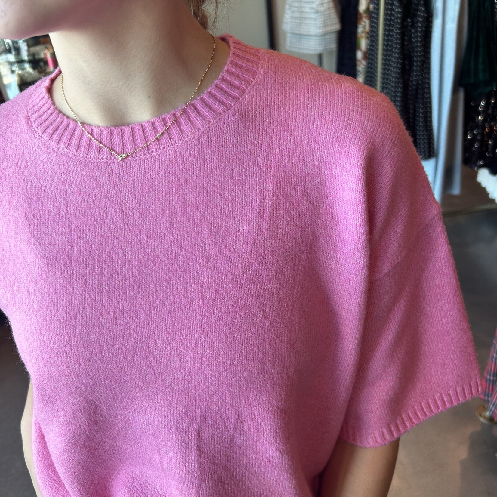 Le Lis Short Sleeve Crew Neck Boxy Sweater
