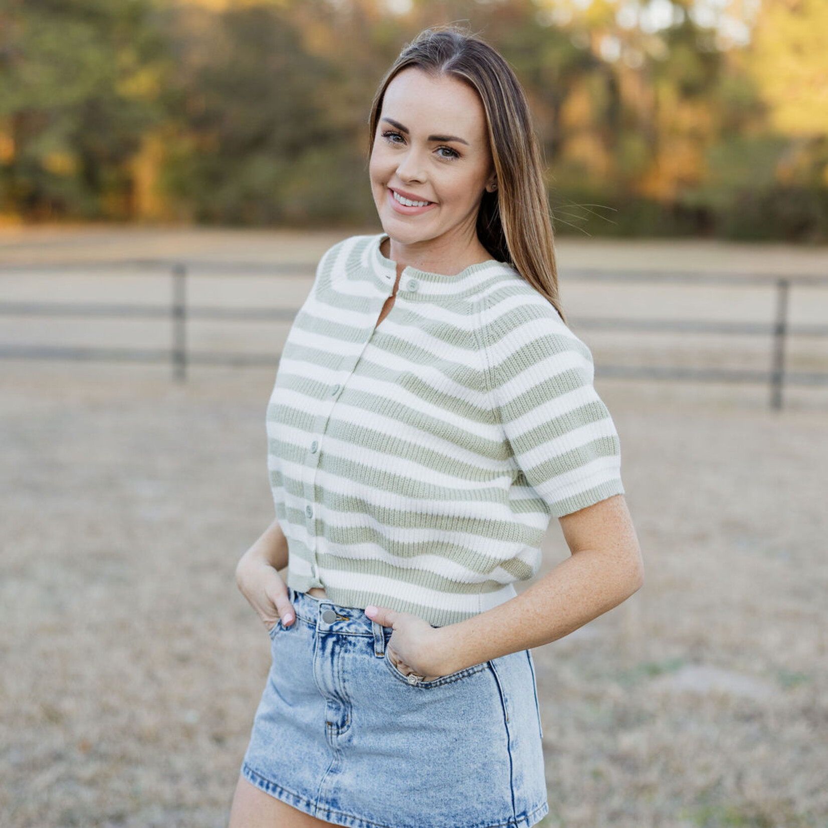 Le Lis Short Sleeve Crew Neck Boxy Sweater