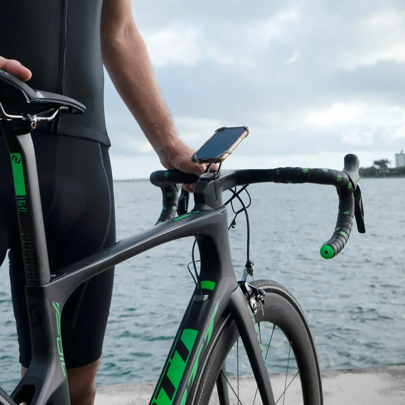 Delta Delta XPro Smartphone Holder