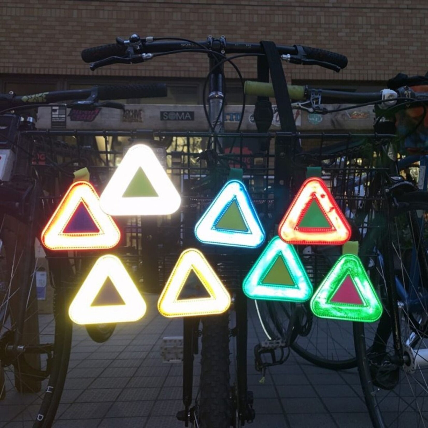 Blue Lug Blue Lug Triangle Reflector
