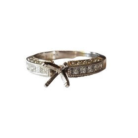 PRIMA NY (R) 14K .37 PRINCESS .26 DIA WHITE GOLD DIAMOND RING BLANK WITH PRINCESS DIAMONDS COVERING HALF THE SHANK SI1