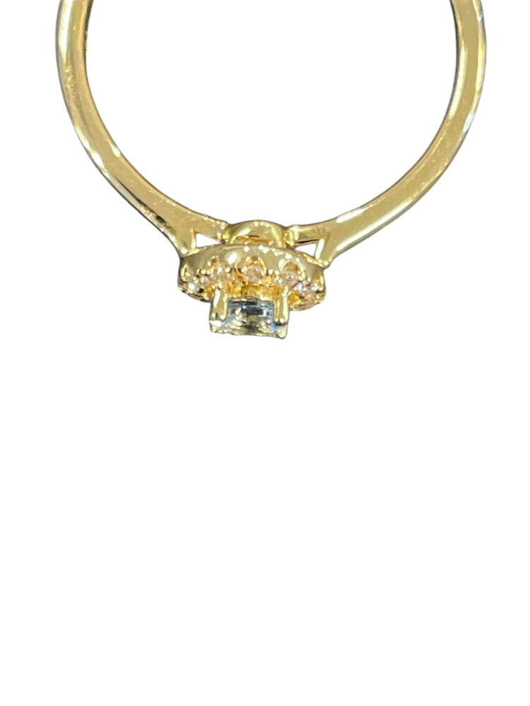 (Z) 14KY .16AQ .10DIA YELLOW GOLD RING WITH AQUAMARINE & DIAMONDS
