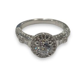 PRIMA NY (R)SAMPLE .38RND .17BGD 14K WHITE GOLD HALO SEMI MOUNT 0.38CT  ROUND DIAMONDS & 0.17CT BAGUETTE DIAMOND RING