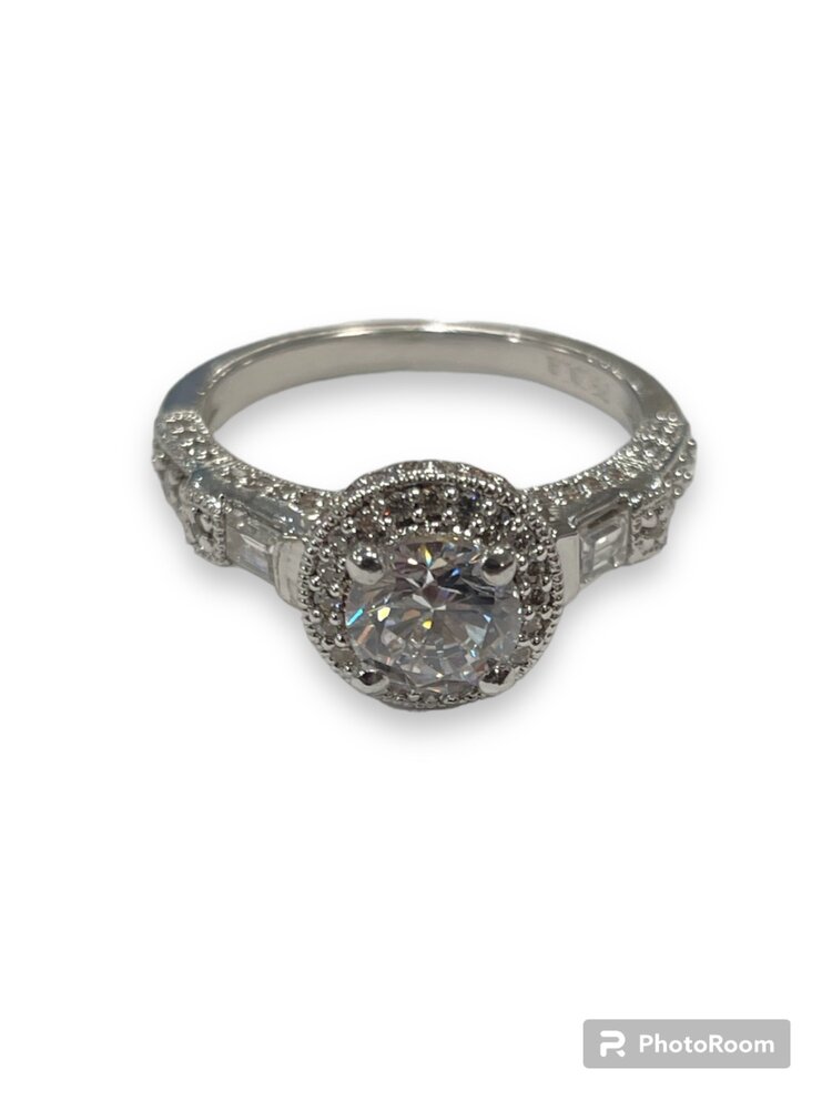 PRIMA NY (R)SAMPLE .38RND .17BGD 14K WHITE GOLD HALO SEMI MOUNT 0.38CT  ROUND DIAMONDS & 0.17CT BAGUETTE DIAMOND RING