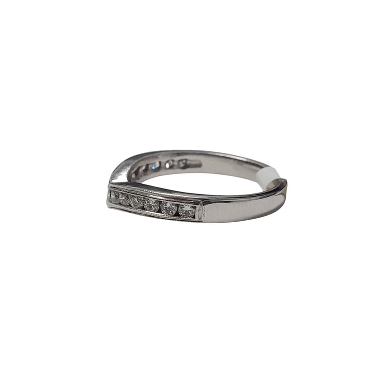 (Z) 14K .68CT SI2 H V-DESIGN BAND WITH MILGRAIN
