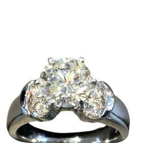 (CN)14KW 1.51 CT DIA 14KW 1.51CT ROUND DIAMOND(I/SI) WITH .50CTW IN 4 ROUND DIAMONDS SET  WHITE GOLD RING