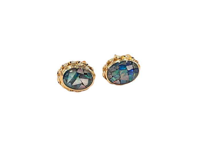 (Z)14K TRIPLET OPAL STUDS, YELLOW GOLD