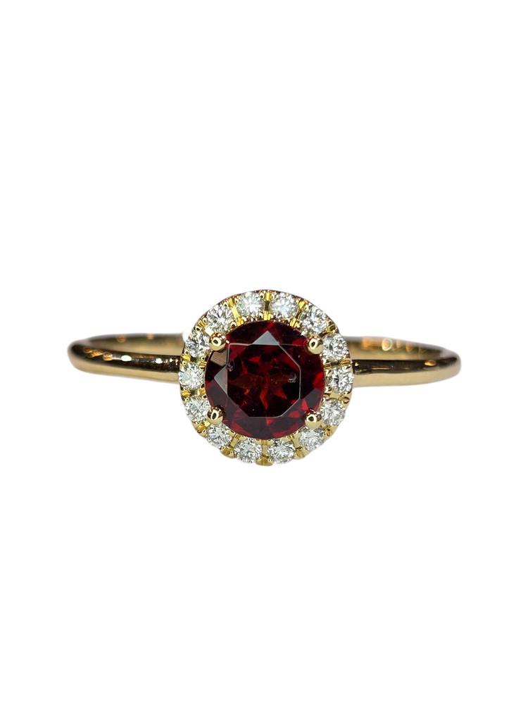 (X) 14KY .60GAR .10DIA , YELLOW GOLD GARNET & DIAMOND RING WITH 14 ROUND DIAMONDS