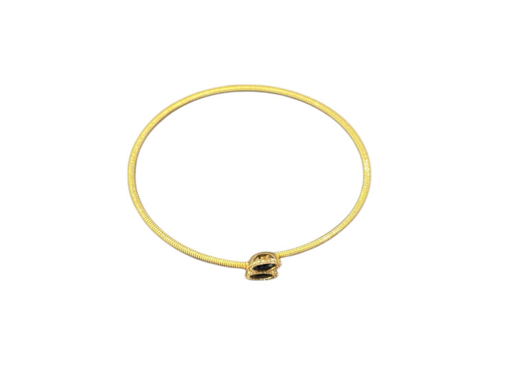 HJ NAMDAR (Y)14K 1.23CT SAPP 0.11CT DIA, DIAMOND AND BEZEL SET OVAL SAPPHIRE BANGLE