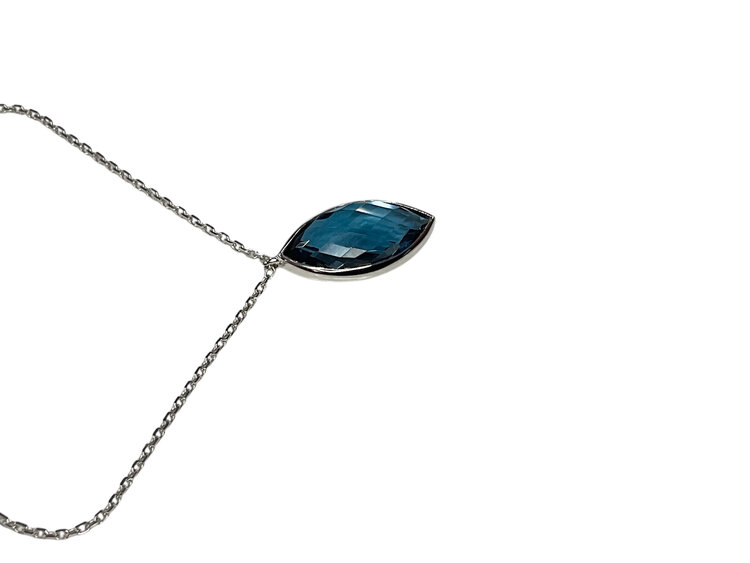 PRIMA NY (R)14KW 5.27CT BL TPZ CHECKERBOARD CUT BLUE TOPAZ BEZEL SET WHITE GOLD NECKLACE