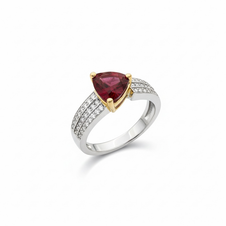 (Y) 14KW R. GARNET RHODOLITE TRILLION CUT WITH SIDE DIAMONDS PRINCESS AND ROUND CUT WHITE GOLD RING