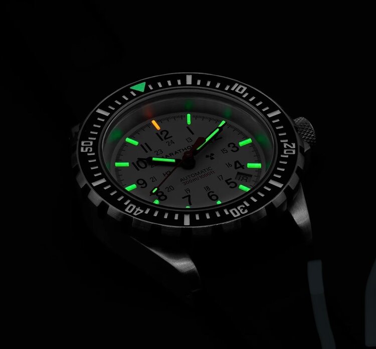 MARATHON MARATHON WATCH WW194006SS-0530, Marathon's 41mm Arctic Edition Large Diver's Automatic is a renowned Government Search and Rescue (GSAR) timepiece. Within our SAR Class of watches, the GSAR holds a legacy and is highly esteemed by both military