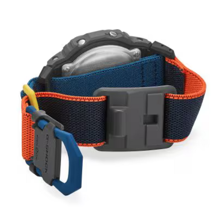 G-SHOCK G-SHOCK DW5600MNC8A2 , More than just style, the cloth band delivers an outstandingly comfortable fit, thanks to polyester that stretches up to 2.7 times.